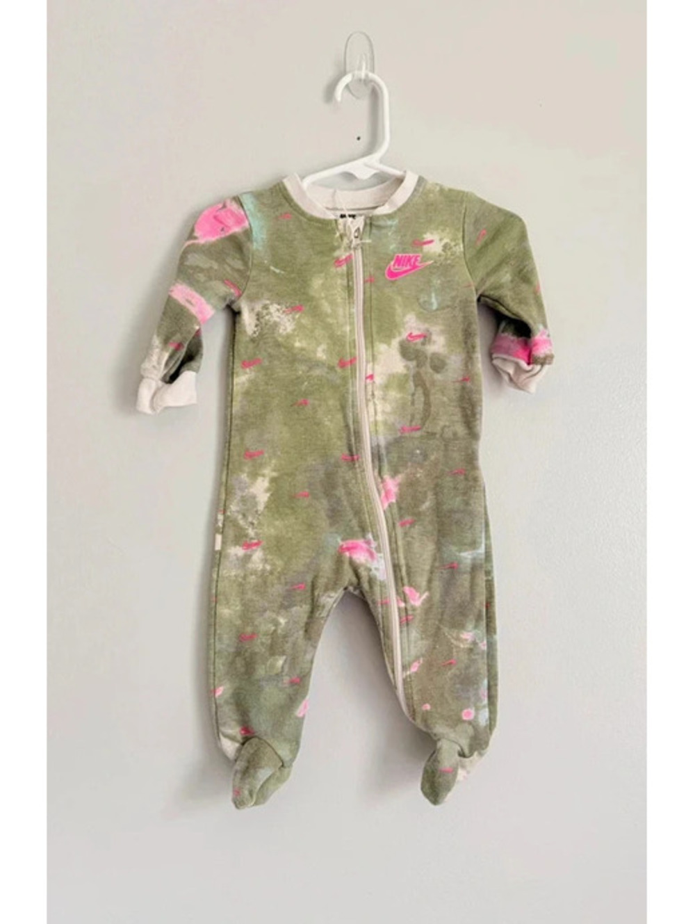 Nike Baby Olive Pink Swoosh Footed Sleeper 6M VGUC